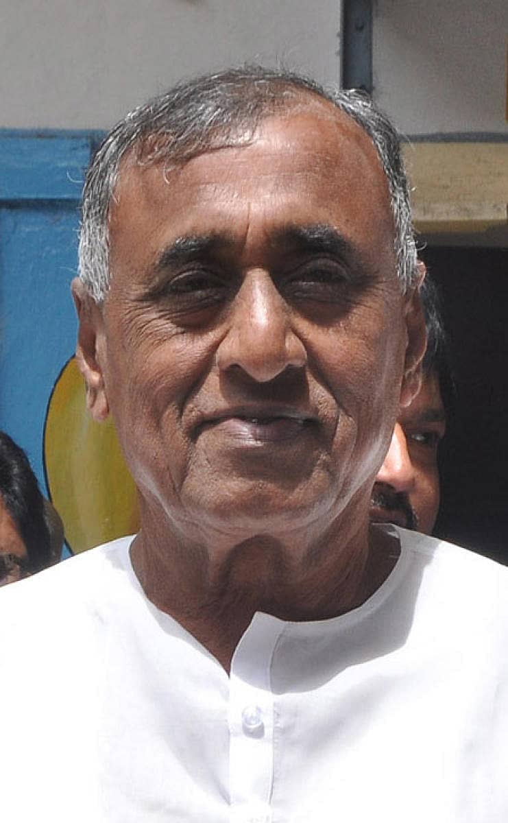 ಜಿ.ಎಚ್. ತಿಪ್ಪಾರೆಡ್ಡಿ.