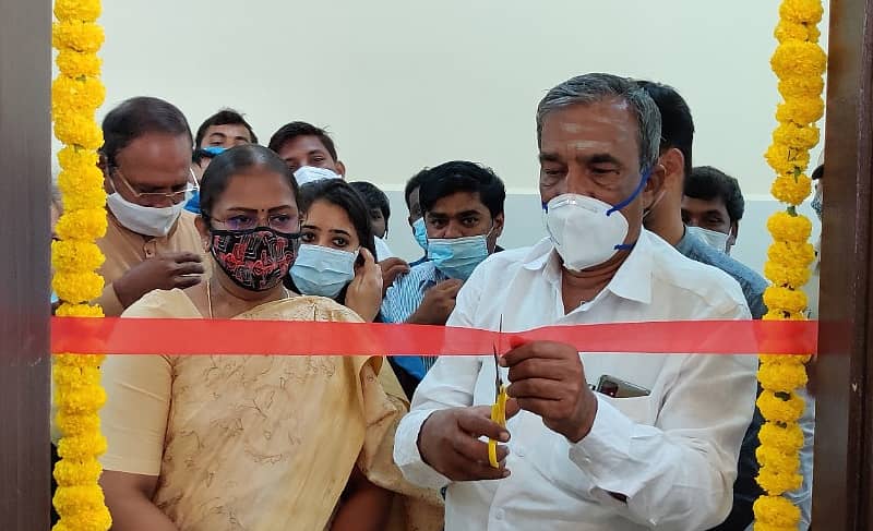 ಯಾದಗಿರಿ ನೂತನ ಜಿಲ್ಲಾಸ್ಪತ್ರೆಯಲ್ಲಿ ಕೋ–ವ್ಯಾಕ್ಸಿನ್‌ ಲಸಿಕೆಗೆ ಶಾಸಕ ವೆಂಕಟರೆಡ್ಡಿ ಮುದ್ನಾಳ ಚಾಲನೆ ನೀಡಿದರು