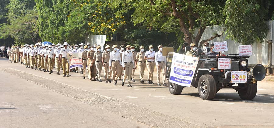 ಮಂಗಳೂರು ಪೊಲೀಸ್ ಕಮಿಷನರೇಟ್ ವತಿಯಿಂದ ಬುಧವಾರ ಮಂಗಳೂರಿನಲ್ಲಿ ರಸ್ತೆ ಸುರಕ್ಷತಾ ಸಪ್ತಾಹ ಆಚರಿಸಲಾಯಿತು