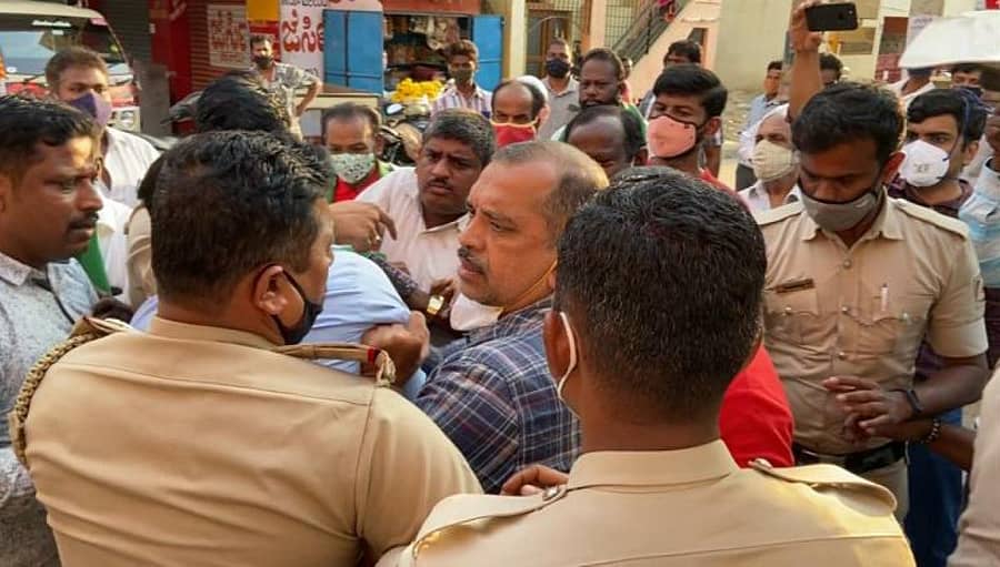 ರೈತ ಜಾಥಾದಲ್ಲಿ ಭಾಗಿಯಾಗಿದ್ದ ಮುಖಂಡರನ್ನು ಎಳೆದಾಡಿದ ಪೊಲೀಸರು