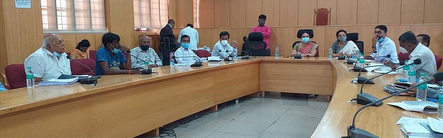 ಜಿಲ್ಲಾಧಿಕಾರಿ ಎಂ.ಎಸ್. ಅರ್ಚನಾ ಅಧ್ಯಕ್ಷತೆಯಲ್ಲಿ ರೈತರು–ಅಧಿಕಾರಿಗಳ ಸಭೆ ನಡೆಯಿತು