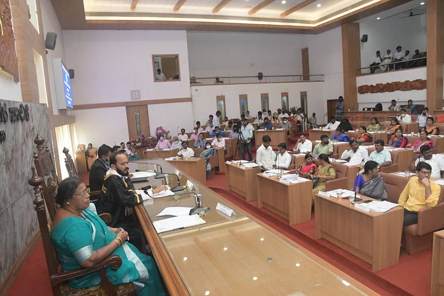 ಮಂಗಳೂರು ಮಹಾನಗರ ಪಾಲಿಕೆಯ ಸಾಮಾನ್ಯ ಸಭೆ ಶುಕ್ರವಾರ ನಡೆಯಿತು