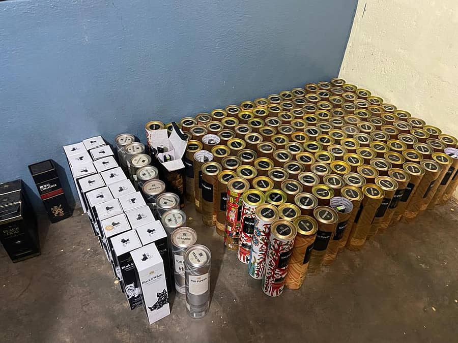 ಅಧಿಕಾರಿ ಮನೆಯಲ್ಲಿ ಪತ್ತೆಯಾದ ದುಬಾರಿ ಬೆಲೆಯ ಮದ್ಯದ ದಾಸ್ತಾನು