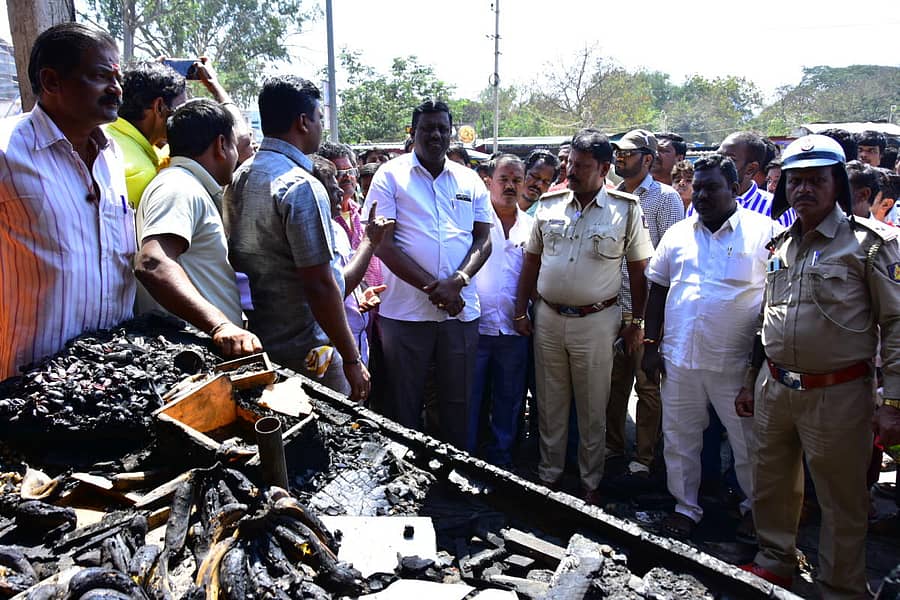 ಸ್ಥಳಕ್ಕೆ ಶಾಸಕ ರಾಘವೇಂದ್ರ ಹಿಟ್ನಾಳ ಭೇಟಿ ನೀಡಿದರು