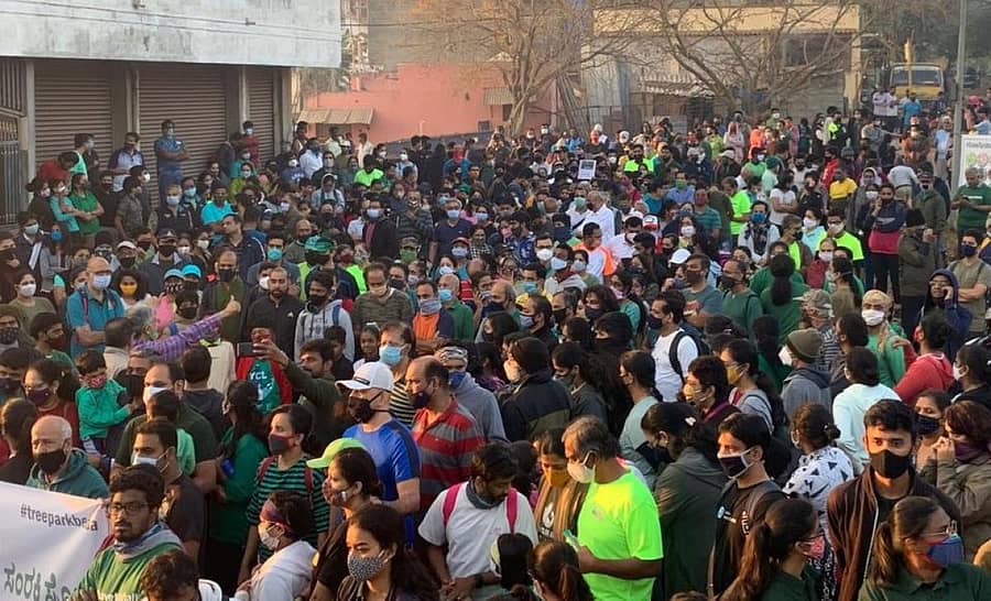 ‘ತುರಹಳ್ಳಿ ಉಳಿಸಿ’ ಕಾಲ್ನಡಿಗೆಯಲ್ಲಿ ಭಾಗವಹಿಸಿದ್ದ ಜನರು