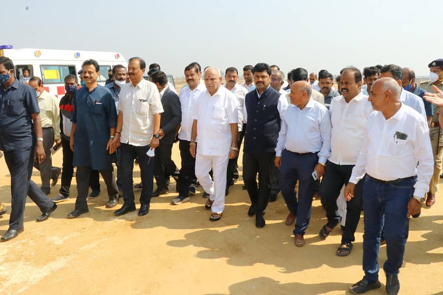 ಶಿವಮೊಗ್ಗ ವಿಮಾನನಿಲ್ದಾಣ ಕಾಮಗಾರಿಯನ್ನು ಮಂಗಳವಾರ ಮುಖ್ಯಮಂತ್ರಿ ಬಿ.ಎಸ್.ಯಡಿಯೂರಪ್ಪ ವೀಕ್ಷಿಸಿದರು.