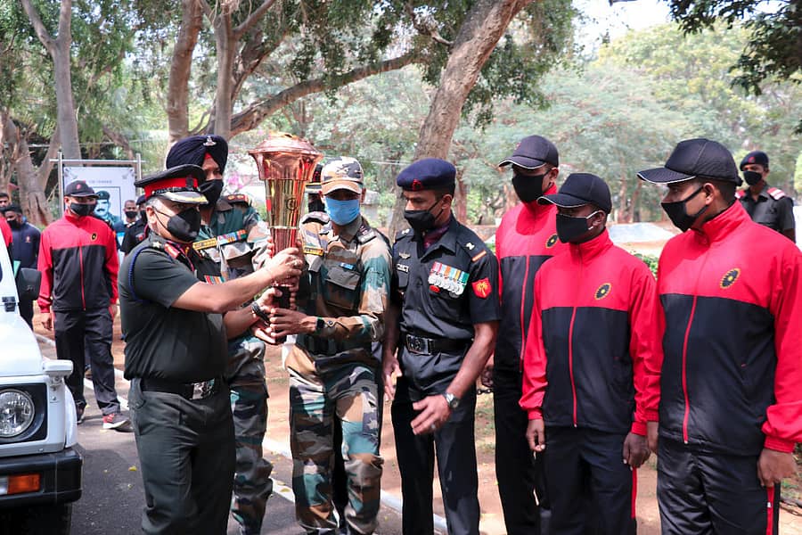 ಮೇಜರ್ ಜನರಲ್ ಜೆ.ವಿ.ಪ್ರಸಾದ್ ಅವರು ‘ವಿಜಯ ಜ್ಯೋತಿ’ಯನ್ನು ಸ್ವೀಕರಿಸಿದರು