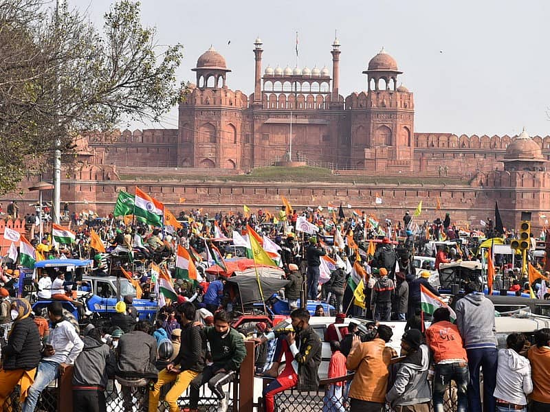 ಗಣರಾಜ್ಯೋತ್ಸವ ದಿನದಂದು ಕೆಂಪು ಕೋಟೆಗೆ ಮುತ್ತಿಗೆ ಹಾಕಿದ ಪ್ರತಿಭಟನಾಕಾರರು