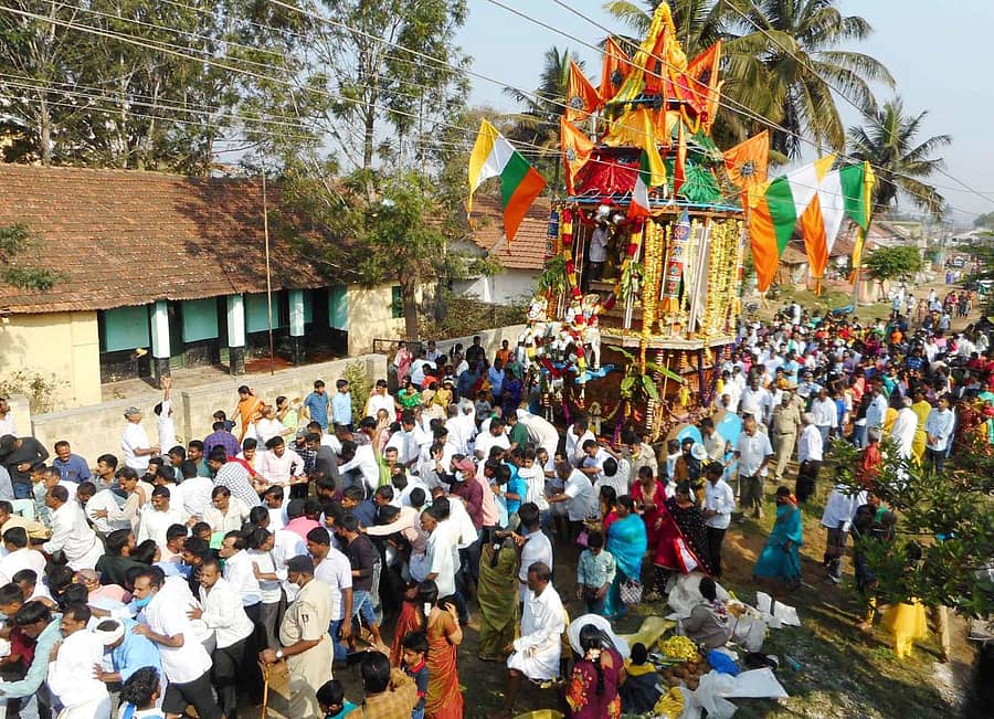 ಬೆಟ್ಟದಪುರ ಸಿಡಿಲು ಮಲ್ಲಿಕಾರ್ಜುನ ಸ್ವಾಮಿ ಬ್ರಹ್ಮರಥೋತ್ಸವ ಶನಿವಾರ ವಿಜೃಂಭಣೆಯಿಂದ ನಡೆಯಿತು