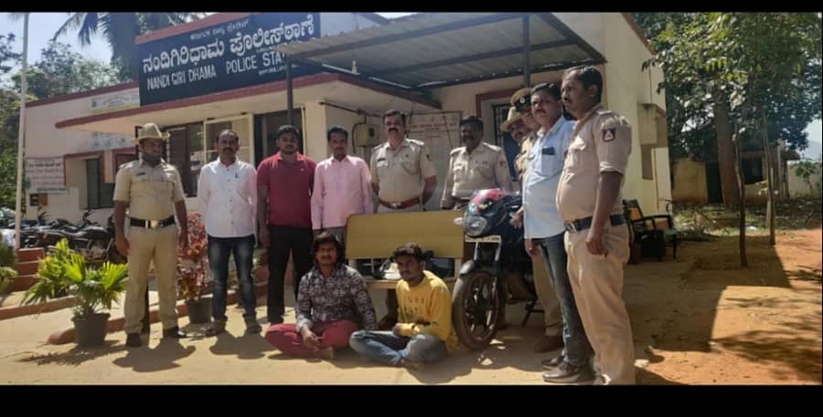 ಬಂಧಿತ ಆರೋಪಿಗಳ ಜತೆ ಕಾರ್ಯಾಚರಣೆಯಲ್ಲಿ ಪಾಲ್ಗೊಂಡಿದ್ದ ಪೊಲೀಸರು