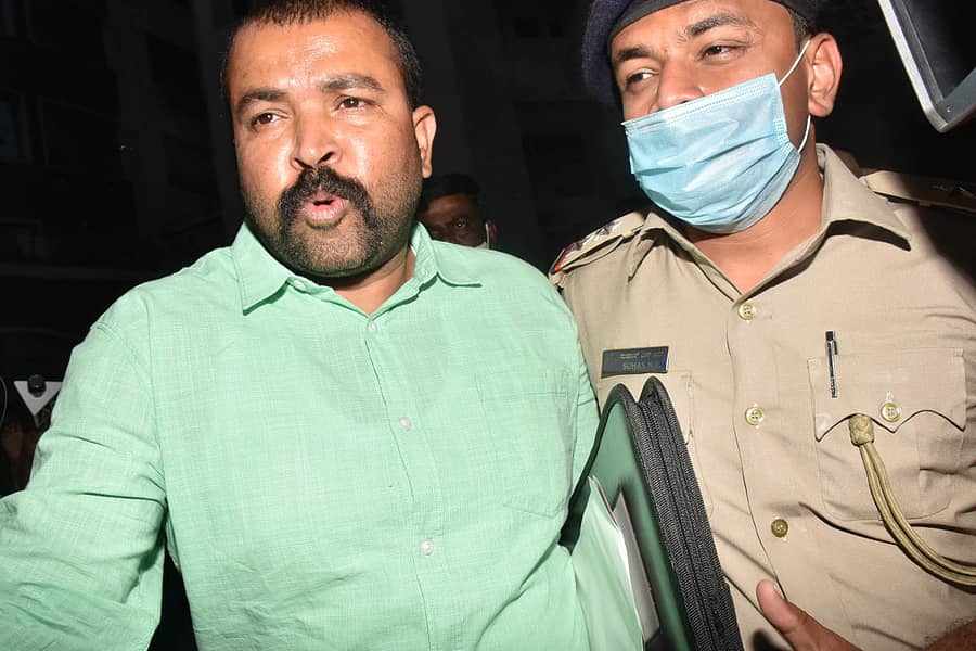 ದಿನೇಶ್ ಕಲ್ಲಹಳ್ಳಿ