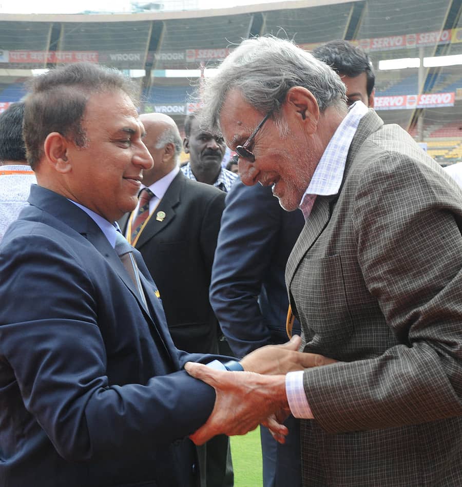 ಸುನಿಲ್ ಗಾವಸ್ಕರ್ (ಎಡ) ಹಾಗೂ ಸಲೀಮ್ ದುರಾನಿ–ಪ್ರಜಾವಾಣಿ ಸಂಗ್ರಹ ಚಿತ್ರ