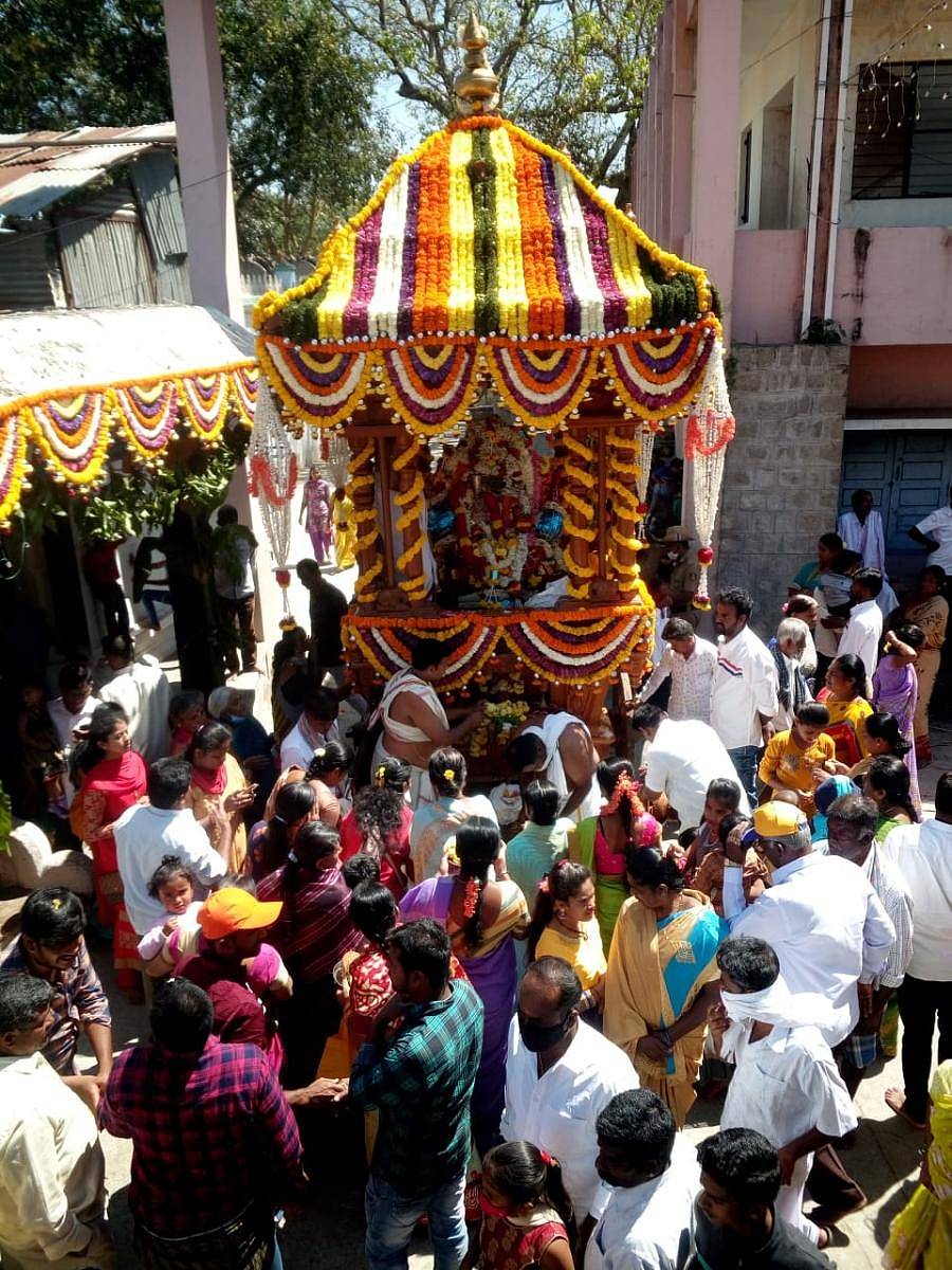 ಮದ್ದೂರು ತಾಲ್ಲೂಕಿನ ವೈದ್ಯನಾಥಪುರದಲ್ಲಿರುವ ವೈದ್ಯನಾಥೇಶ್ವರ ಸ್ವಾಮಿಯ ಬ್ರಹ್ಮರಥೋತ್ಸವ ಶುಕ್ರವಾರ ನೆರವೇರಿತು