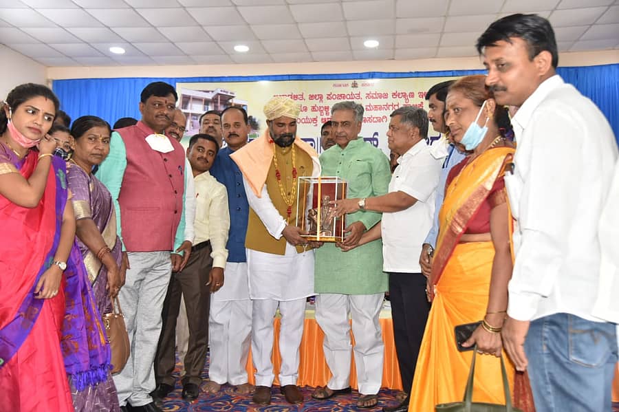 ಭಾರತ ರತ್ನ ಡಾ.ಬಿ.ಆರ್ ಅಂಬೇಡ್ಕರ್ ಭವನ ಉದ್ಘಾಟಿನೆ