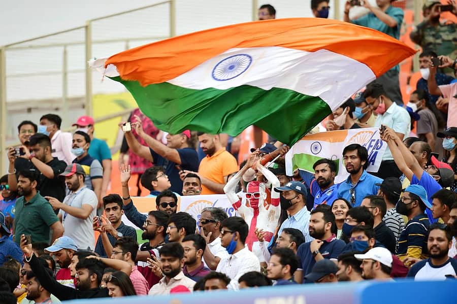 ಮೊಟೇರಾದಲ್ಲಿ ಭಾರತ ತಂಡದ ಅಭಿಮಾನಿಗಳ ಸಂತಸ –ಪಿಟಿಐ ಚಿತ್ರ