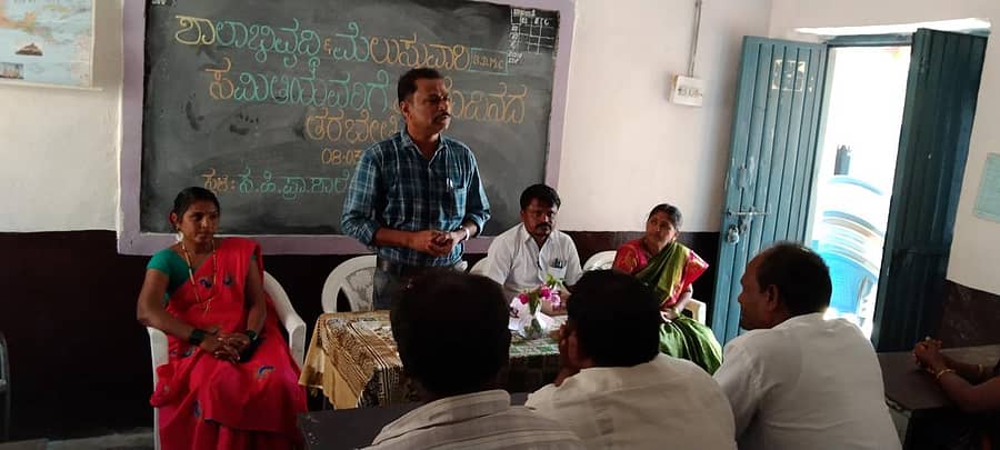 ತಾವರಗೇರಾ ಸಮೀಪದ ನವಲಹಳ್ಳಿ ಗ್ರಾಮದ ಸರ್ಕಾರಿ ಹಿರಿಯ ಪ್ರಾಥಮಿಕ ಶಾಲೆಯಲ್ಲಿ ನಡೆದ ಕಾರ್ಯಕ್ರಮದಲ್ಲಿ ಸಂಪನ್ಮೂಲ ವ್ಯಕ್ತಿ ನಟರಾಜ ಸೋನಾರ ಮಾತನಾಡಿದರು