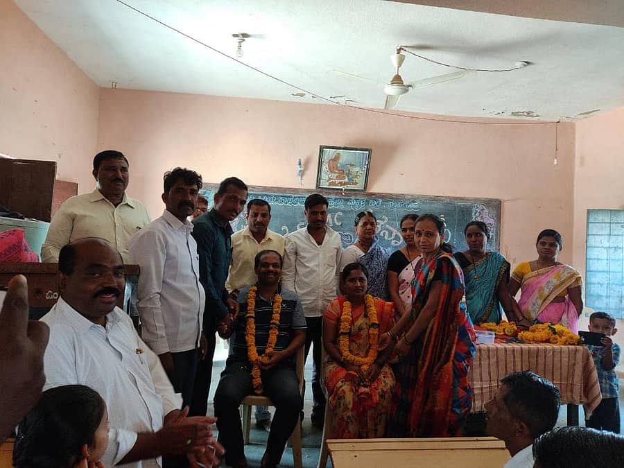 ಸಂಪಗಾಂವದ ಕನ್ನಡ ಹೆಣ್ಣು ಮಕ್ಕಳ ಸರ್ಕಾರಿ ಹಿರಿಯ ಶಾಲೆಯಲ್ಲಿ ಎಸ್ಡಿಎಂಸಿಯನ್ನು ಸೋಮವಾರ ರಚಿಸಲಾಯಿತು