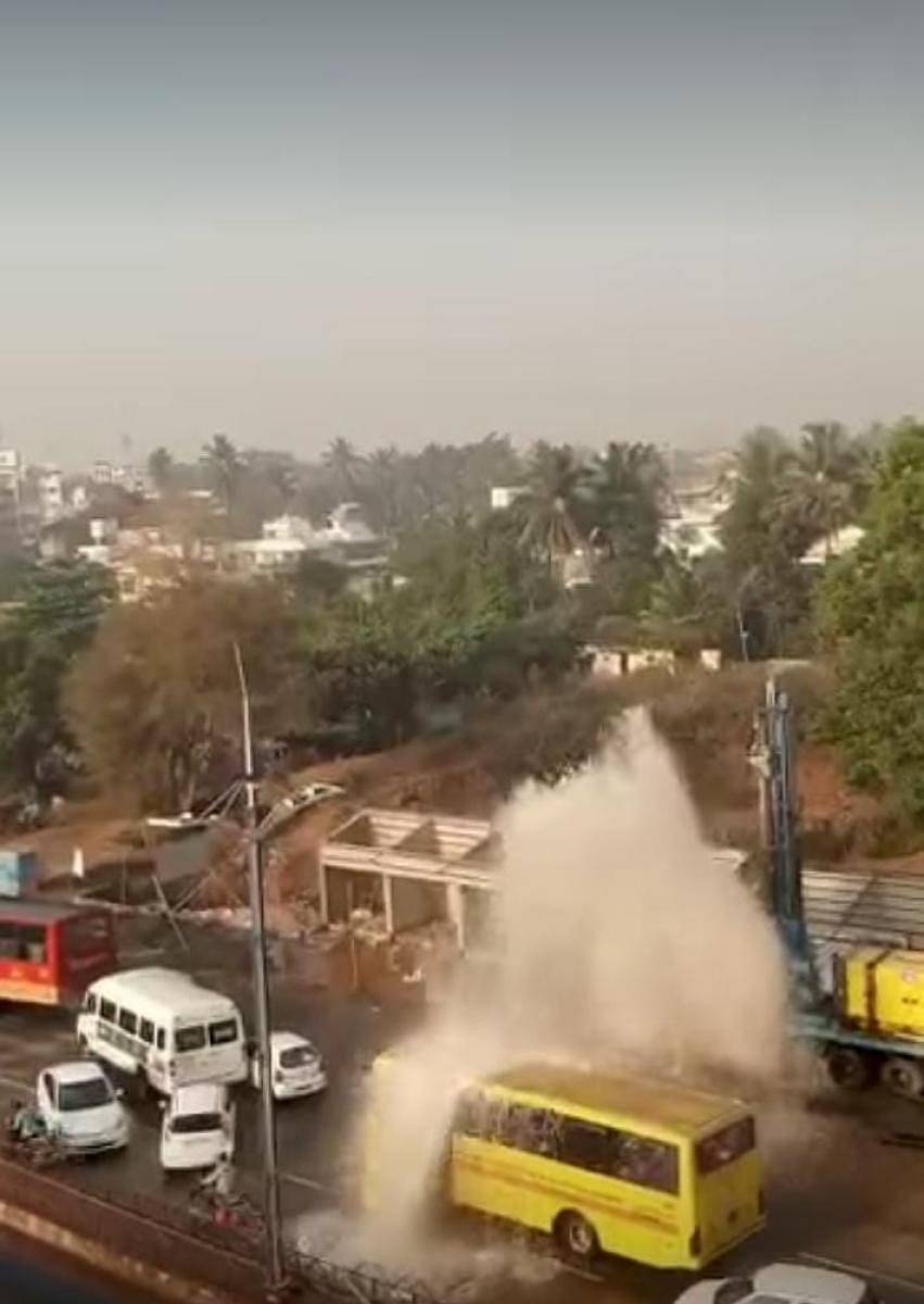 ಬೆಳಗಾವಿಯ ಗೋವಾವೇಸ್ ಸಮೀಪ ಪೈಪ್ಲೈನ್ ಒಡೆದು ನೀರು ಪೋಲಾಗಿದ್ದು ಹೀಗೆ...