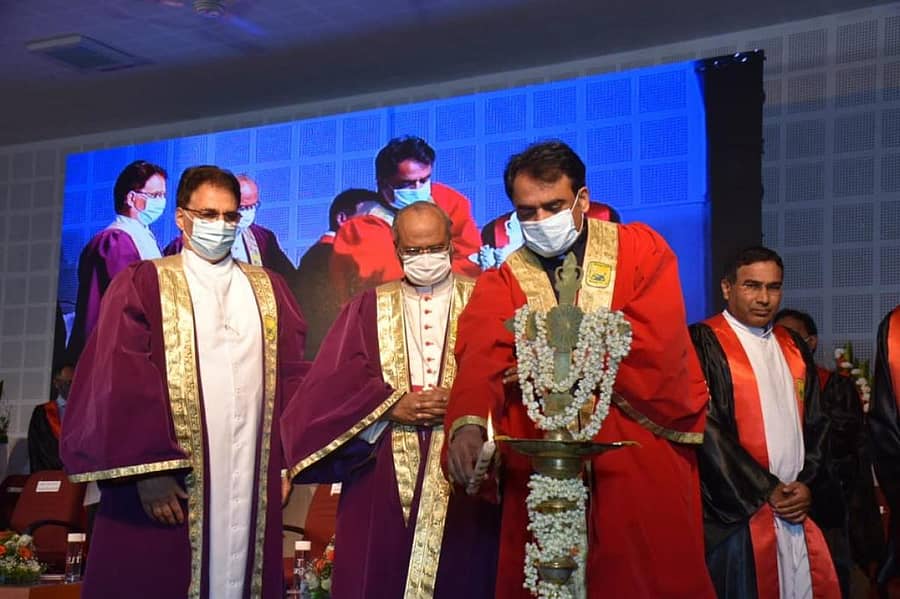 ಘಟಿಕೋತ್ಸವವನ್ನು ಡಾ.ಸಿ.ಎನ್.ಅಶ್ವತ್ಥನಾರಾಯಣ ಉದ್ಘಾಟಿಸಿದರು. ರೆವರೆಂಡ್ ಆರ್ಚ್ ಬಿಷಪ್ ಡಾ.ಜಾರ್ಜ್, ಸಂಸ್ಥೆಯ ನಿರ್ದೇಶಕರಾದ ರೆವರೆಂಡ್ ಫಾದರ್ ಡಾ. ಪಾಲ್, ಸಂಸ್ಥೆಯ ಡೀನ್ ಡಾ. ಡಿಸೋಜ ಇದ್ದರು