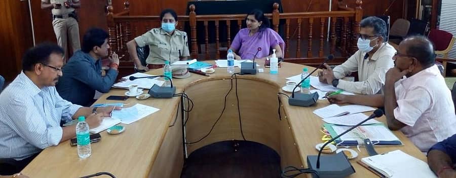 ವೈರಮುಡಿ ಆಚರಣೆ ಕುರಿತು ಜಿಲ್ಲಾಧಿಕಾರಿ ಎಸ್.ಅಶ್ವಥಿ ಅಧ್ಯಕ್ಷತೆಯಲ್ಲಿ ಅಧಿಕಾರಿಗಳ ಸಭೆ ನಡೆಯಿತು