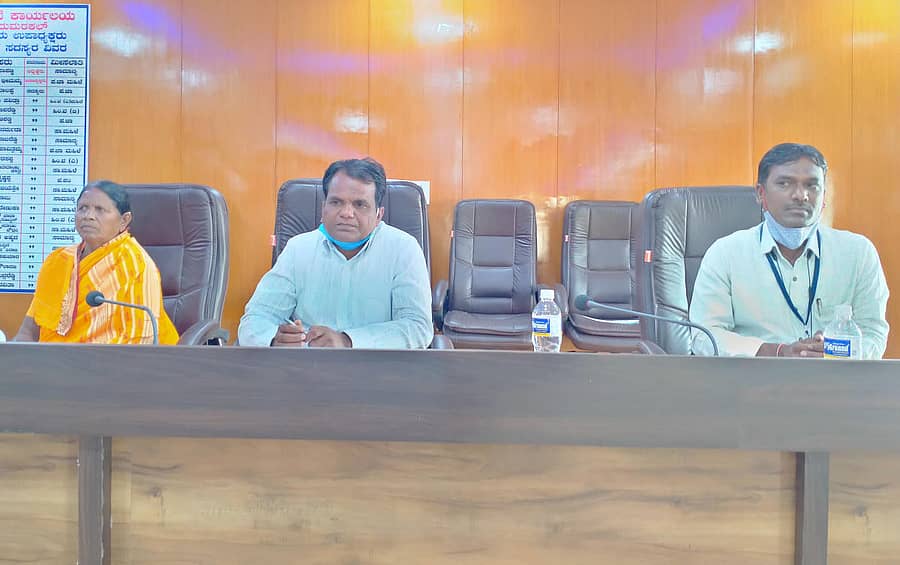 ಗುರುಮಠಕಲ್ ಪಟ್ಟಣದ ಪುರಸಭೆಯಲ್ಲಿ ಗುರುವಾರ ಪುರಸಭೆ ಸದಸ್ಯರ ಸಾಮಾನ್ಯ ಸಭೆ ನಡೆಯಿತು