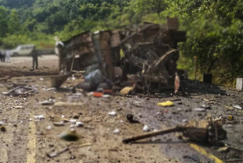 ಸ್ಫೋಟದಿಂದ ಚೆಲ್ಲಾಪಿಲ್ಲಿಯಾಗಿರುವ ವಾಹನದ ಭಾಗಗಳು–ಸಾಂದರ್ಭಿಕ ಚಿತ್ರ