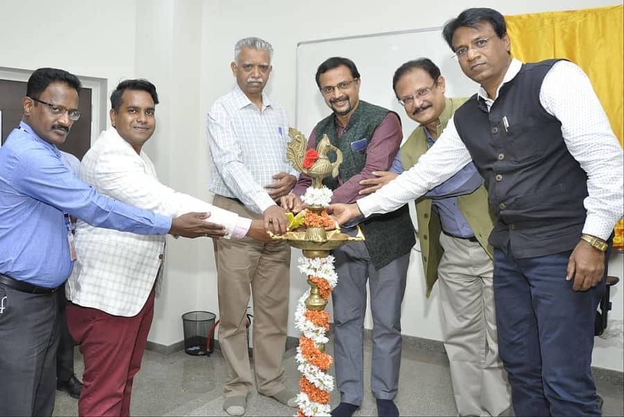 ವಿಚಾರ ಸಂಕಿರಣವನ್ನು ಬಿಪ್ಲಬ್ ಕೇತನ್ ಪಾಲ್ ಉದ್ಘಾಟಿಸಿದರು. ‘ಪ್ರಜಾವಾಣಿ’ಯ ಕಾರ್ಯನಿರ್ವಾಹಕ ಸಂಪಾದಕ ರವೀಂದ್ರ ಭಟ್ಟ, ಅಶೋಕ್ ಡಿ. ಹಂಜಗಿ, ಆರ್.ಉಪೇಂದ್ರ ಶೆಟ್ಟಿ, ಸಂಸ್ಥೆಯ ಆಡಳಿತಾಧಿಕಾರಿ ಜೆ. ಸಂತೋಷ್ ಶೆಟ್ಟಿ ಹಾಗೂ ಪ್ರಾಂಶುಪಾಲ ವಿಶ್ವಾಸ್ ಪುಟ್ಟಸ್ವಾಮಿ ಇದ್ದರು.