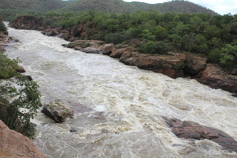 ಮೇಕೆದಾಟು ಪ್ರದೇಶದಲ್ಲಿ ಭೋರ್ಗರೆಯುತ್ತಾ ಹರಿದಿರುವ ಕಾವೇರಿಪ್ರಜಾವಾಣಿ ಚಿತ್ರಗಳು: ಆರ್.ಜಿತೇಂದ್ರ