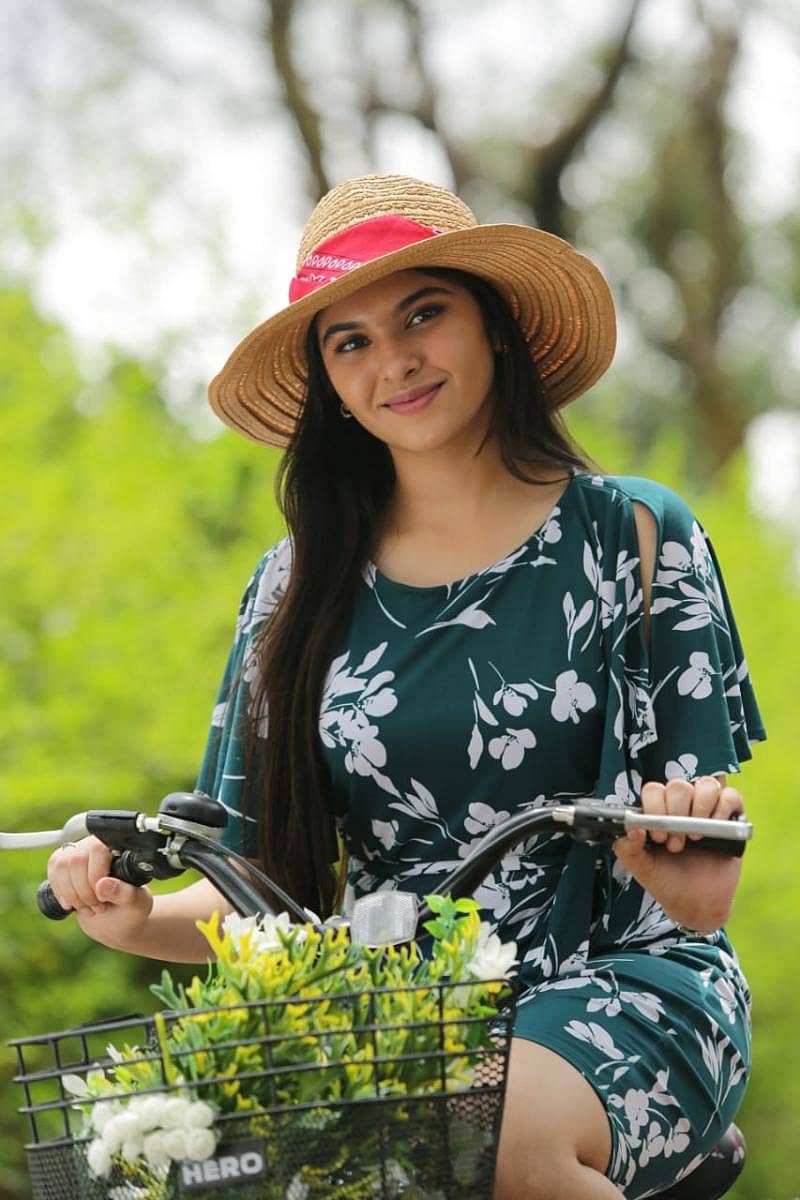 ಸಿಮ್ರನ್ ನಾಟೇಕರ್