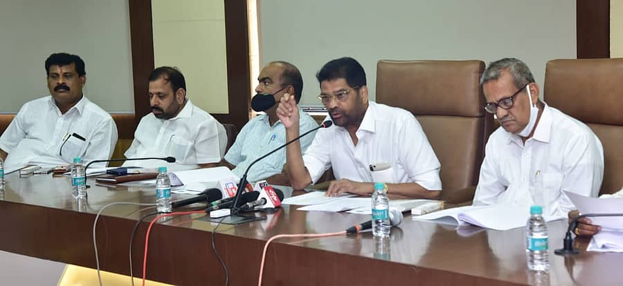 ಎಸ್ಸಿಡಿಸಿಸಿ ಬ್ಯಾಂಕ್ನ ಅಧ್ಯಕ್ಷ ಎಂ.ಎನ್. ರಾಜೇಂದ್ರಕುಮಾರ್ ಮಾತನಾಡಿದರು.