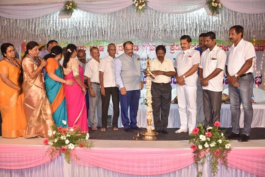 ಕೊಡಗು– ದಕ್ಷಿಣ ಕನ್ನಡ ಗೌಡ ಸೌಹಾರ್ದ ಕ್ರೆಡಿಟ್ ಕೋ ಆಪರೇಟಿವ್ನ ಮಡಿಕೇರಿ ಶಾಖೆಯ ಮೀನುಗಾರಿಕೆ ಸಚಿವ ಎಸ್.ಅಂಗಾರ ಅವರು ಸೋಮವಾರ ಉದ್ಘಾಟಿಸಿದರು