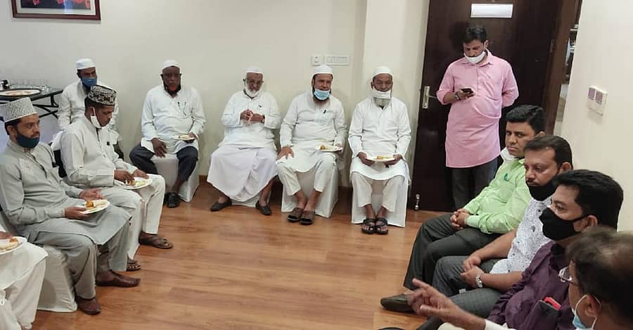 ಮೈಸೂರಿನ ಜೆ.ಪಿ. ಫಾರ್ಚೂನ್ ಪ್ಯಾಲೇಸ್ನಲ್ಲಿ ಬುಧವಾರ ಮೌಲ್ವಿಗಳ ಸಭೆ ನಡೆಯಿತು