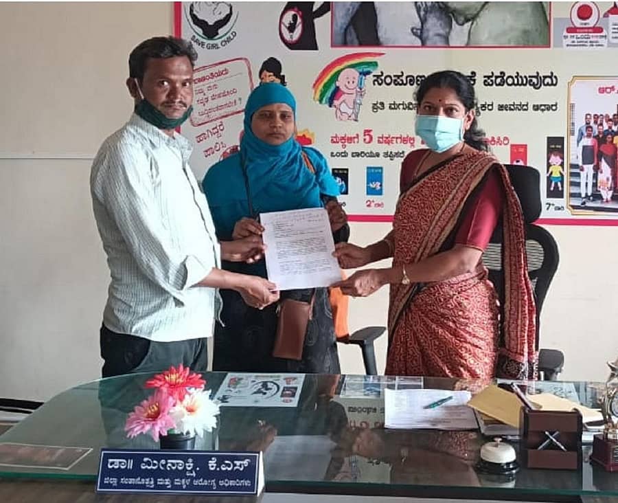 ಮಾಹಿತಿ ಹಕ್ಕು, ದಾಖಲೆ ಮತ್ತು ವರದಿ ಹಕ್ಕು, ತುರ್ತು ಆರೈಕೆ ಹಕ್ಕು, ತಿಳಿವಳಿಕೆಯುಳ್ಳ ಒಪ್ಪಿಗೆಯ ಹಕ್ಕು, ಮಾನವ ಘನತೆ, ಗೌಪ್ಯತೆಯ ಹಕ್ಕು, ಶಿಕ್ಷಣದ ಹಕ್ಕು, ಕೇಳುವ ಹಕ್ಕು, ಪರಿಹಾರದ ಹಕ್ಕು, ದರ ಪಾರದರ್ಶಕತೆಯ ಹಕ್ಕು ಒಳಗೊಂಡಂತೆ ರೋಗಿಗಳ ಎಲ್ಲ ಹಕ್ಕುಗಳನ್ನು ಕಾಪಾಡಬೇಕು ಎಂದು ಬೆರಳು ಬೀಡಿ ಕಾರ್ಮಿಕರ ಯೂನಿಯನ್‌, ದಲಿತ ಮಾನವ ಹಕ್ಕುಗಳ ವೇದಿಕೆಯು ವಿಶ್ವ ಆರೋಗ್ಯ ದಿನದ ಅಂಗವಾಗಿ ಆರ್‌ಸಿಎಚ್‌ಒ ಡಾ.ಮೀನಾಕ್ಷಿ ಅವರ ಮೂಲಕ ಸರ್ಕಾರಕ್ಕೆ ಬುಧವಾರ ಮನವಿ ಸಲ್ಲಿಸಿತು. ಯೂನಿಯನ್‌ ಅಧ್ಯಕ್ಷೆ ಜಬೀನಾ ಖಾನಂ, ಕಾರ್ಯದರ್ಶಿ ಕರಿಬಸಪ್ಪ ಇದ್ದರು.