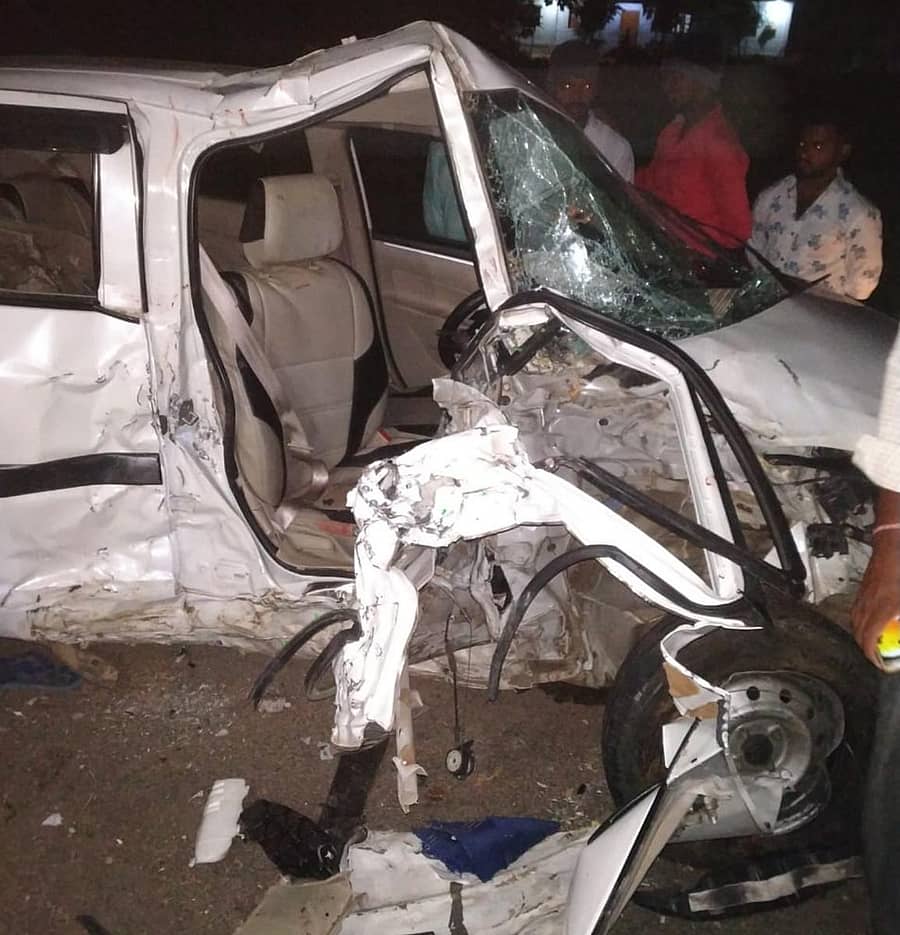 ನಜ್ಜುಗುಜ್ಜಾದ ಕಾರು