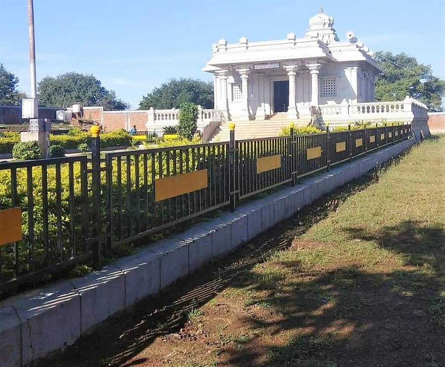 ಭಾಲ್ಕಿ ತಾಲ್ಲೂಕಿನ ಚಳಕಾಪುರ ಗ್ರಾಮದ ಸಿದ್ಧಾರೂಢ ಮಠ