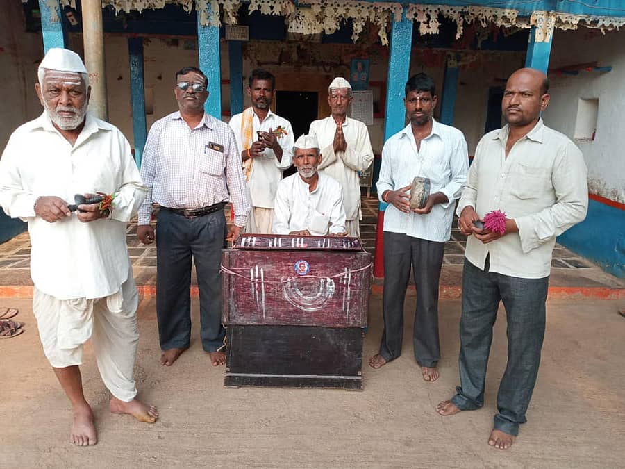 ಬಾದಾಮಿ ತಾಲ್ಲೂಕು ಲಕ್ಕಸಕೊಪ್ಪದ ಭಜನಾ ತಂಡ