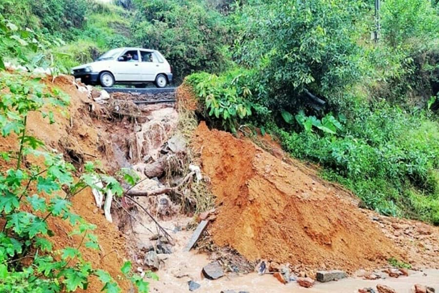 ನಾಗಮಂಗಲ ತಾಲ್ಲೂಕು ಆದಿಚುಂಚನಗಿರಿಯಲ್ಲಿ ಸುರಿದ ಮಳೆಯ ನೋಟ