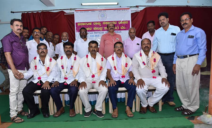 ಕರ್ನಾಟಕ ಸರ್ಕಾರದ ವಾಹನ ಚಾಲಕರ ಸಂಘದ ಜಿಲ್ಲಾ ಶಾಖೆಯ ಪದಾಧಿಕಾರಿಗಳನ್ನು ಹಾವೇರಿಯಲ್ಲಿ ಈಚೆಗೆ ಸನ್ಮಾನಿಸಲಾಯಿತು