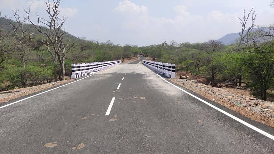 ಉದ್ಘಾಟನೆಗೆ ಸಜ್ಜಾಗಿರುವ ನಾಲ್‌ರೋಡ್‌ ಸೇತುವೆ