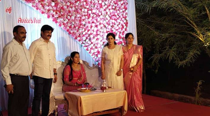 ಉಡುಪಿ ಜಿಲ್ಲಾಧಿಕಾರಿ ಜಗದೀಶ್ ಮೆಹಂದಿ ಕಾರ್ಯದಲ್ಲಿ ಭಾಗವಹಿಸಿರುವ ಚಿತ್ರ. (ಜಿಲ್ಲಾಧಿಕಾರಿ ಎಡದಿಂದ ಎರಡನೆಯವರು)