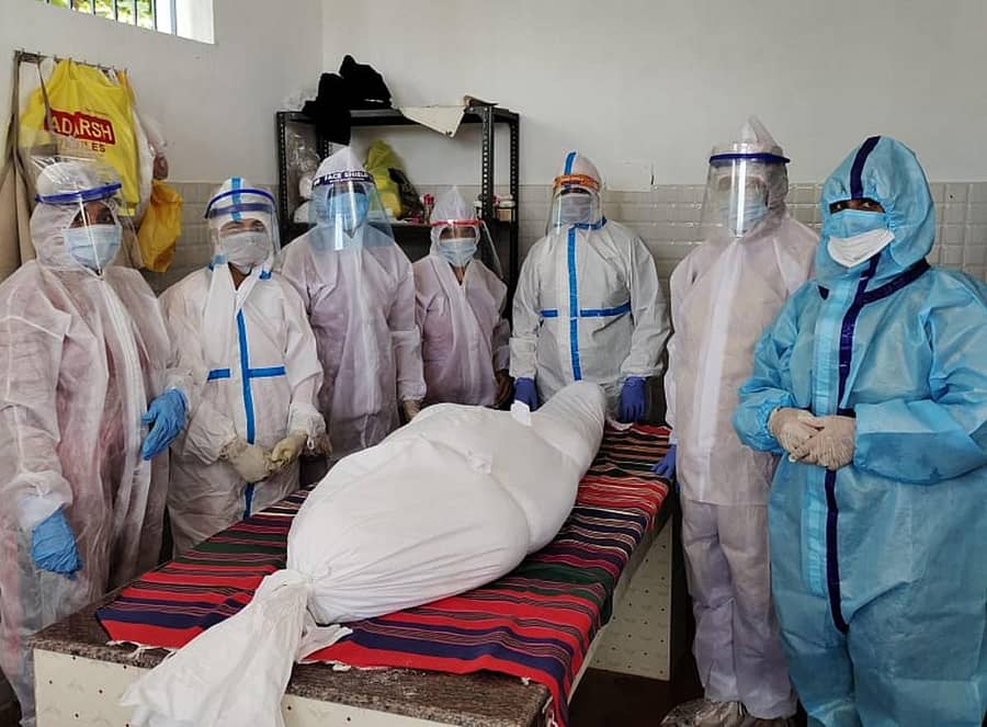 ಬಂಟ್ವಾಳದಲ್ಲಿ ಮೃತಪಟ್ಟ ಬೆಂಗಳೂರಿನ ಮಹಿಳೆಯ ಅಂತ್ಯಸಂಸ್ಕಾರ ಮಾಡಿದ ಮಹಿಳಾ ತಂಡ