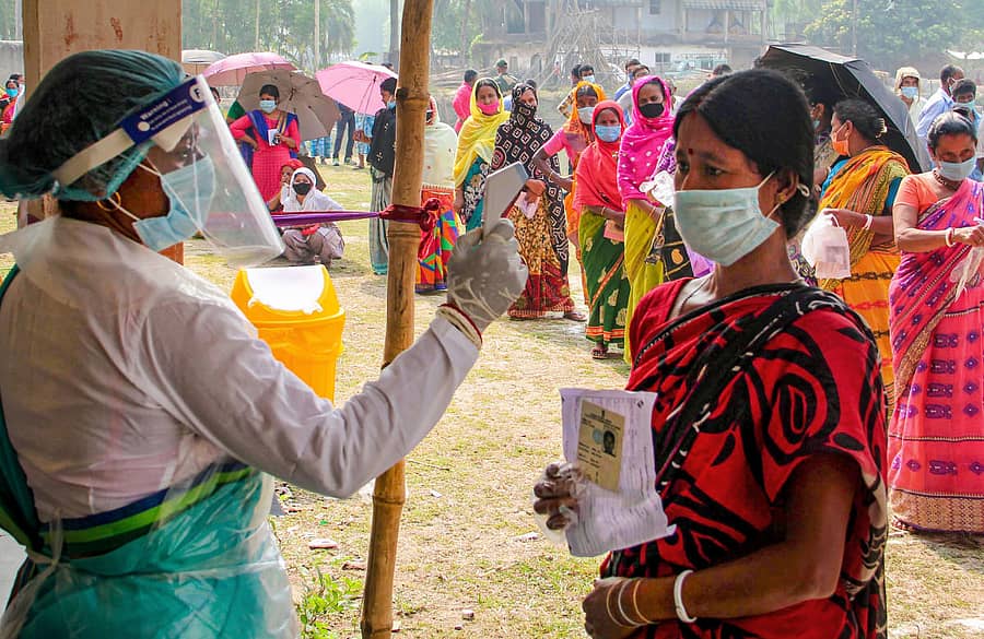 ಪಶ್ಚಿಮ ಬಂಗಾಳದಲ್ಲಿ ಮತದಾನ ಮಾಡಲು ಸಾಲಿನಲ್ಲಿ ನಿಂತಿರುವ ಮತದಾರರು–ಸಾಂದರ್ಭಿಕ ಚಿತ್ರ