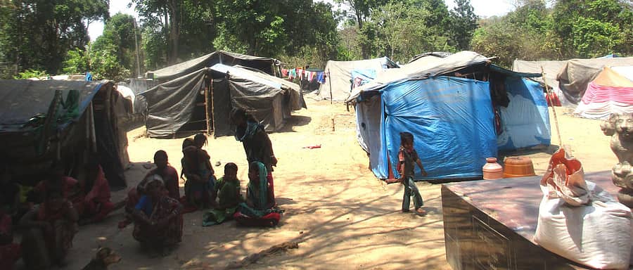 ನರಸಿಂಹರಾಜಪುರ ತಾಲ್ಲೂಕು ಸೌತಿಕೆರೆ ಗ್ರಾಮದಲ್ಲಿ ತಾತ್ಕಾಲಿಕ ಶೆಡ್‌ಗಳಲ್ಲಿ ವಾಸವಾಗಿರುವ ಅಲೆಮಾರಿ ಜನಾಂಗ