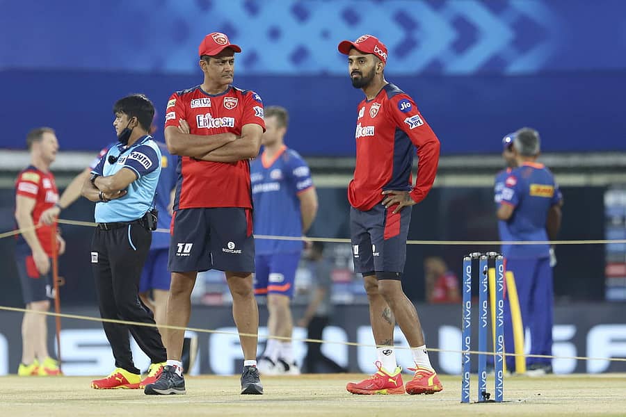 ಮುಖ್ಯ ಕೋಚ್ ಅನಿಲ್ ಕುಂಬ್ಳೆ ಮತ್ತು ಕೆ.ಎಲ್. ರಾಹುಲ್ 