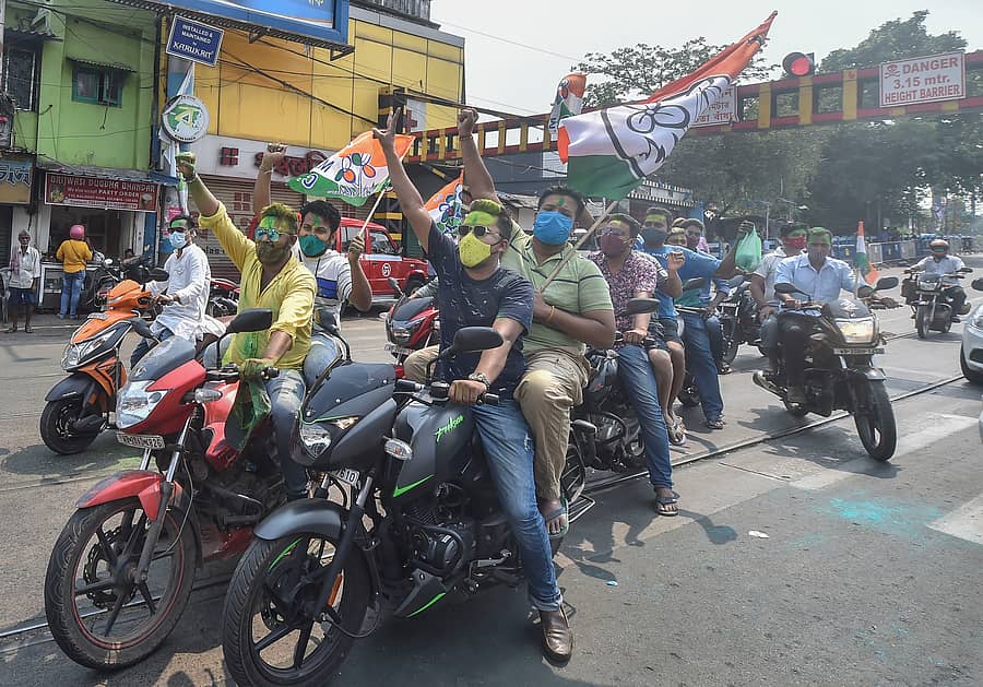 ಪಶ್ಚಿಮ ಬಂಗಾಳದಲ್ಲಿ ಟಿಎಂಸಿ ಬೆಂಬಲಿಗರ ವಿಜಯೋತ್ಸವ–ಸಾಂದರ್ಭಿಕ ಚಿತ್ರ