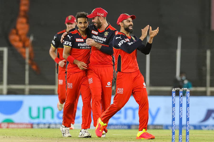 ಐಪಿಎಲ್ ಪಂದ್ಯವೊಂದರ ಸಂದರ್ಭದಲ್ಲಿ ಆರ್‌ಸಿಬಿ ಆಟಗಾರರು –ಪಿಟಿಐ ಚಿತ್ರ