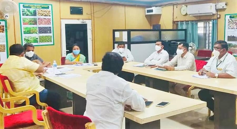 ಮುಂಗಾರು ಪೂರ್ವ ಸಿದ್ಧತೆ ಪ್ರಯುಕ್ತ ಬೀದರ್‌ನಲ್ಲಿ ನಡೆದ ಕೃಷಿ ಇಲಾಖೆ ಅಧಿಕಾರಿಗಳು ಹಾಗೂ ಕೃಷಿ ವಿಜ್ಞಾನಿಗಳ ಸಭೆಯಲ್ಲಿ ಕೃಷಿ ಜಂಟಿ ನಿರ್ದೇಶಕಿ ತಾರಾಮಣಿ ಜಿ.ಎಚ್. ಮಾತನಾಡಿದರು