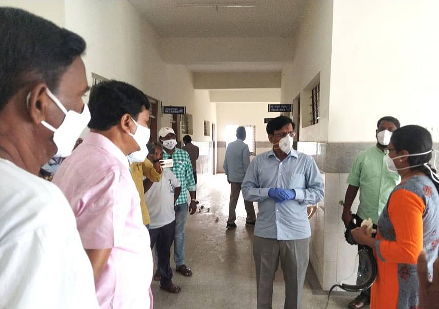 ಕುಕನೂರಿನ ಮಹಿಳಾ ಮತ್ತು ಮಕ್ಕಳ ಆಸ್ಪತ್ರೆ ಕಟ್ಟಡವನ್ನು ಮಾಜಿ ಸಚಿವ ಬಸವರಾಜ ರಾಯರಡ್ಡಿ ವೀಕ್ಷಿಸಿದರು