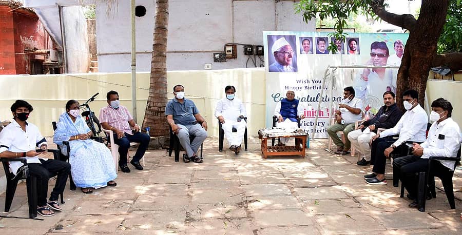 ಬಸವ ಜಯಂತಿ ಪ್ರಯುಕ್ತ ಬೀದರ್ನಲ್ಲಿ ನಡೆದ ಬಸವ ಜಯಂತಿ ಉತ್ಸವ ಸಮಿತಿ ಸಭೆಯಲ್ಲಿ ಲಿಂಗಾಯತ ಸಮಾಜದ ಮುಖಂಡರು ಪಾಲ್ಗೊಂಡಿದ್ದರು