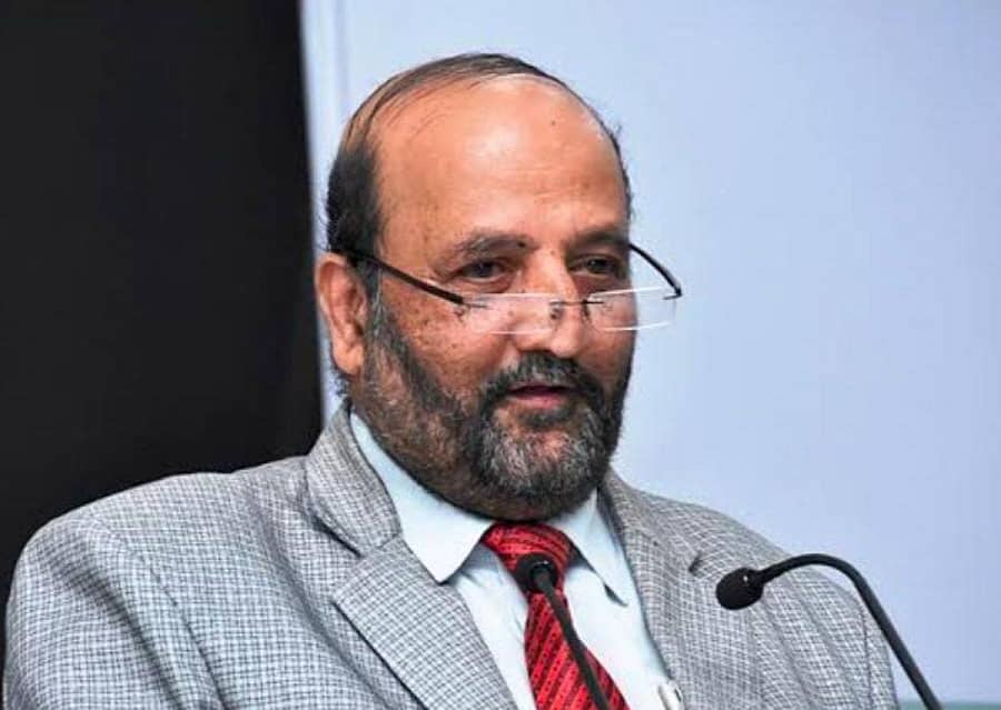 ‘ಕೋವಿಡ್ 2ನೇ ಅಲೆ ಎಚ್ಚರಿಕೆ ಹಾಗೂ ಸೋಂಕು ತಡೆ ಕ್ರಮಗಳು’ ಕುರಿತು ಬೆಂಗಳೂರು ಉತ್ತರ ವಿ.ವಿ ಕನ್ನಡ ಮತ್ತು ಸಮಾಜ ಕಾರ್ಯ ವಿಭಾಗದ ವತಿಯಿಂದ ಕೋಲಾರದಲ್ಲಿ ಶುಕ್ರವಾರ ಹಮ್ಮಿಕೊಂಡಿದ್ದ ಆನ್ಲೈನ್ ಸಂವಾದದಲ್ಲಿ ವಿ.ವಿ ಕುಲಪತಿ ಪ್ರೊ.ಟಿ.ಡಿ.ಕೆಂಪರಾಜು ಮಾತನಾಡಿದರು.